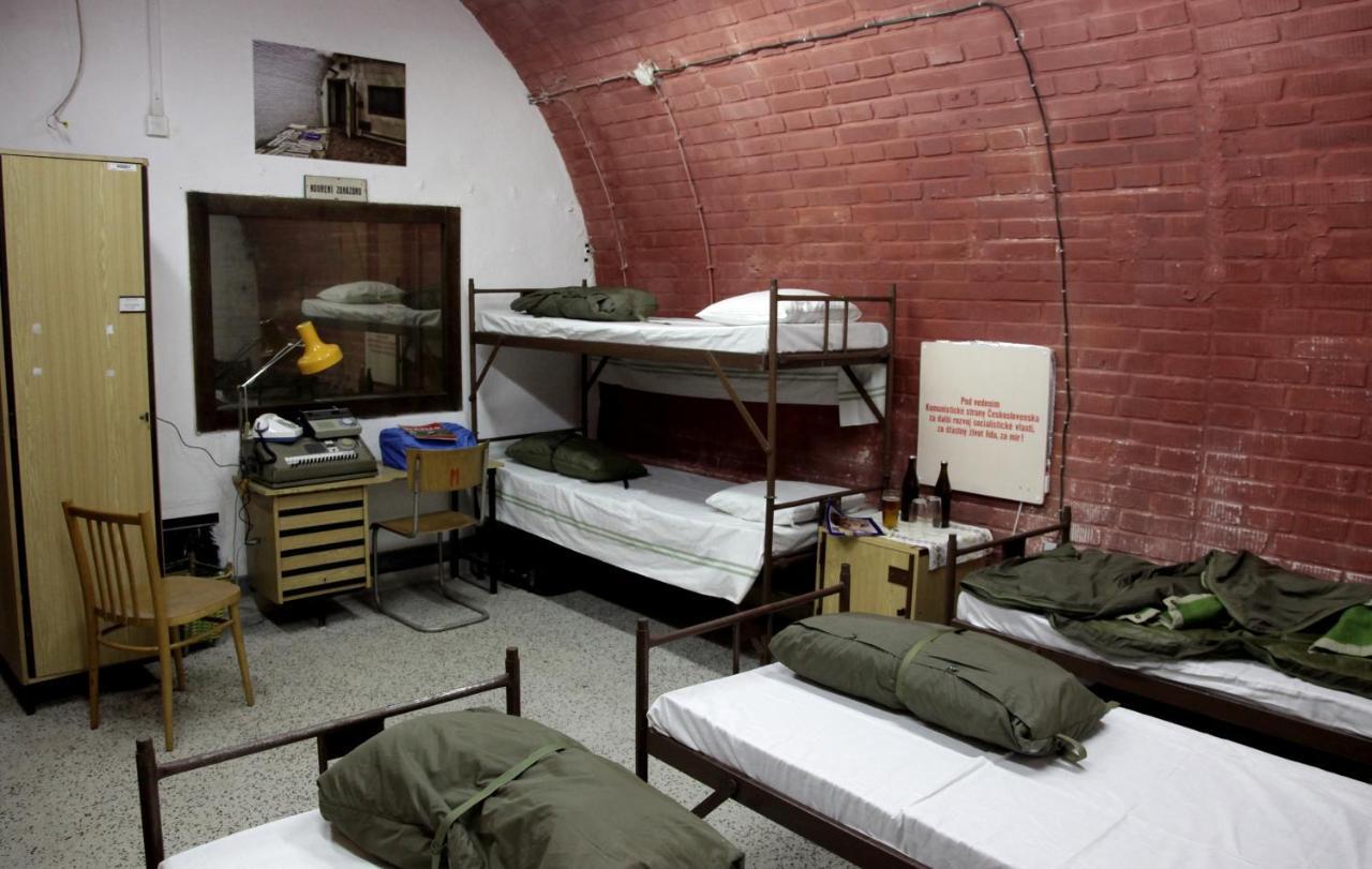 10-Z Bunker Hostel Brno Room photo